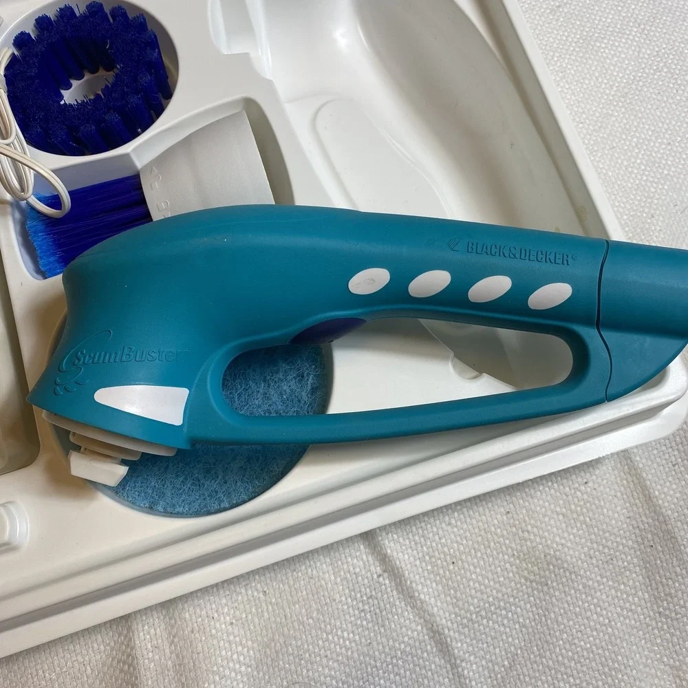 Black & Decker ScumBuster SB400 Cordless Tub Tile Scrubber VersaPak Battery Kit